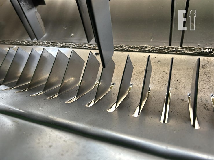 2012-john-deere-s690-image-36