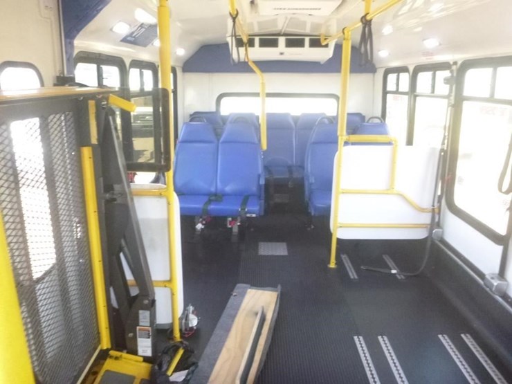 2014-ford-e450-image-8