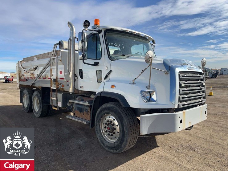 2016-freightliner-114sd-image-2