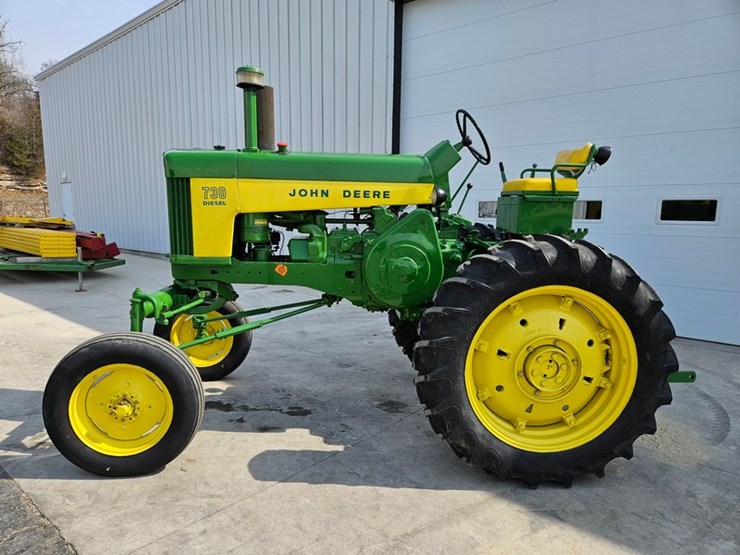 1959-john-deere-730-image-2