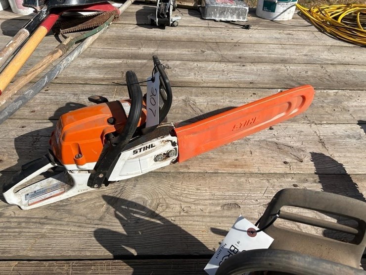 stihl-ms261c-chainsaw-image-3
