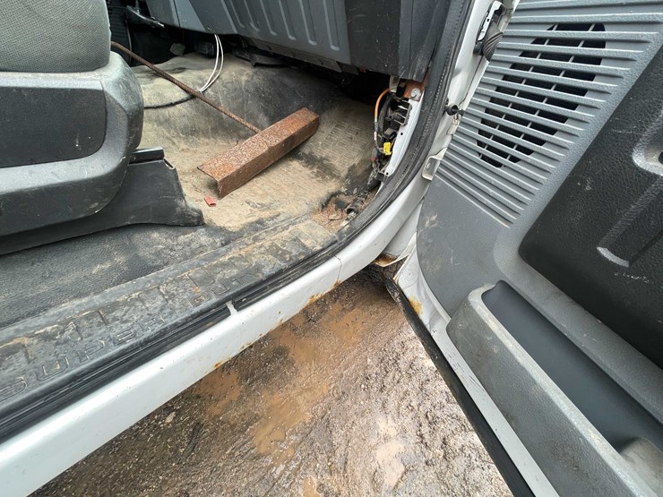 2013-ford-f350-image-32