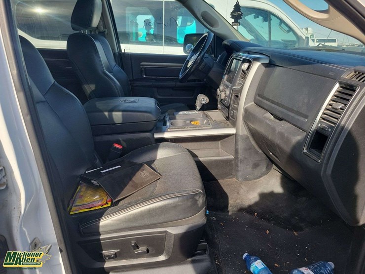 2013-dodge-1500-image-27