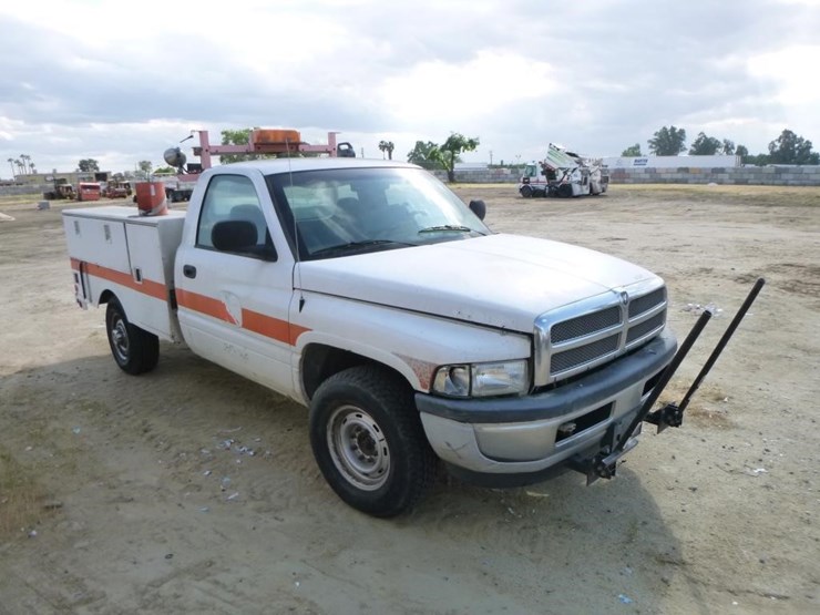 2002-dodge-ram-2500-image-3