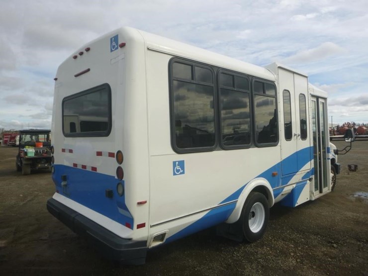 2014-ford-e450-image-4