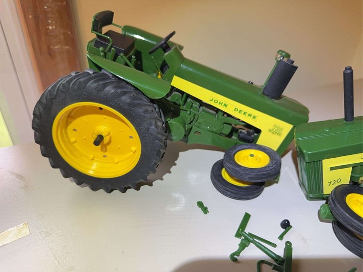 john-deere-720-image-4