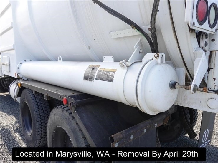 2005-international-7600-image-5