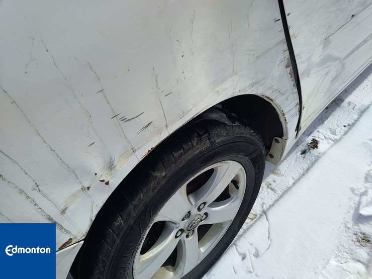 2013-toyota-sienna-image-29