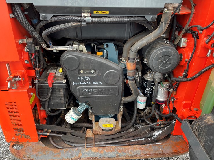 2022-kubota-ssv75-image-21