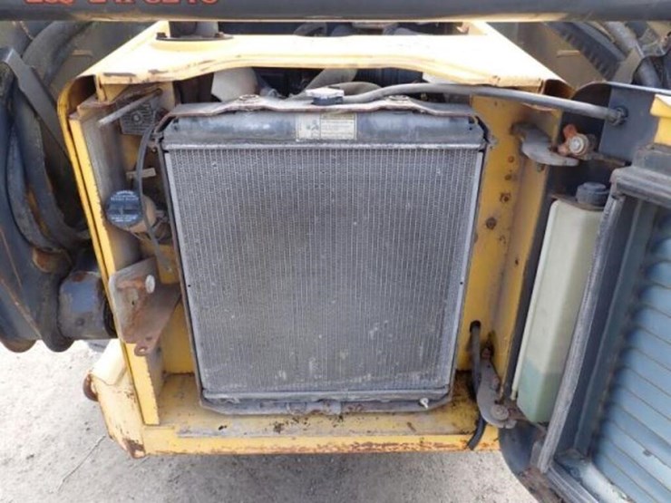 2005-new-holland-ls185b-image-43