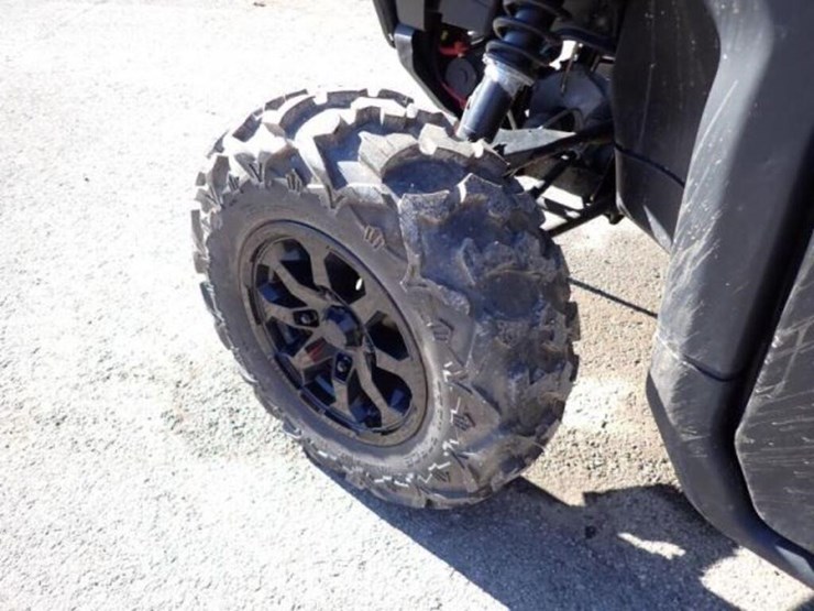 2022-can-am-defender-limited-hd10-4x4-side-by-side-image-32