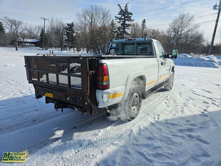 2006-gmc-sierra-2500hd-image-4