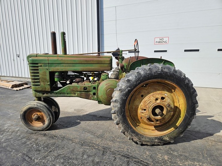 1952-john-deere-model-a-image-2