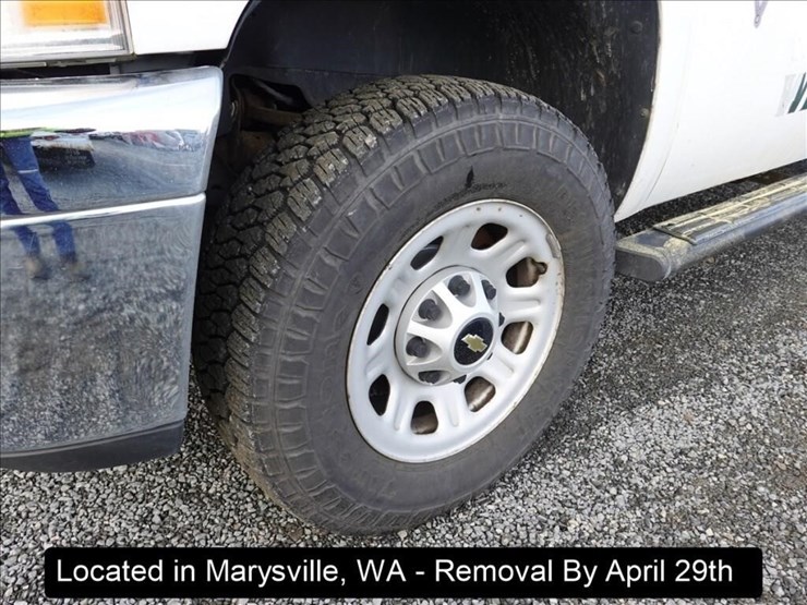 2014-chevrolet-3500-image-19