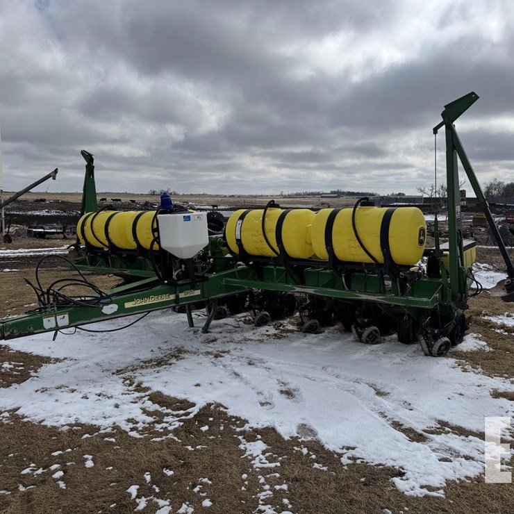 JOHN DEERE 1750