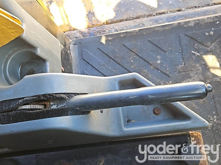 caterpillar-928g-image-26