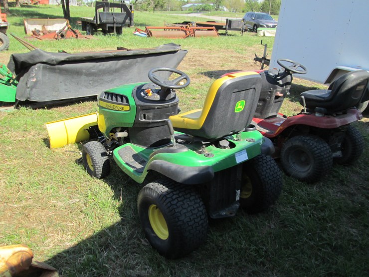 john-deere-d130-image-4