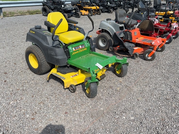 #4063-•-john-deere-eztrak-zero-turn-mower-image-3