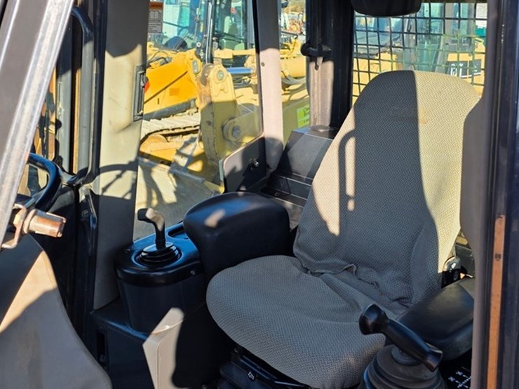 2013-case-850m-image-68