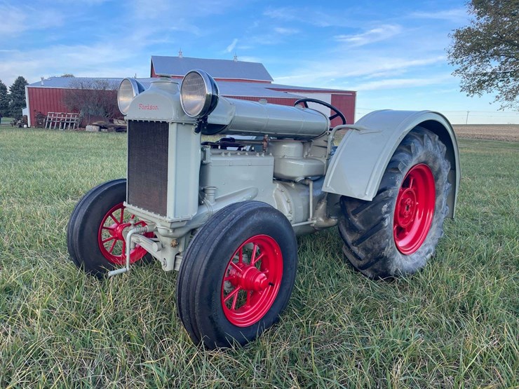 1929-fordson-tractor-image-1