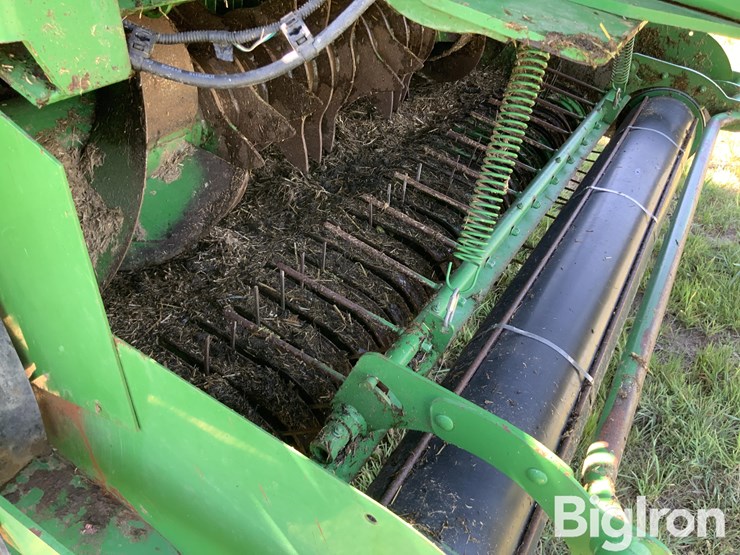 2019-john-deere-l341-image-15