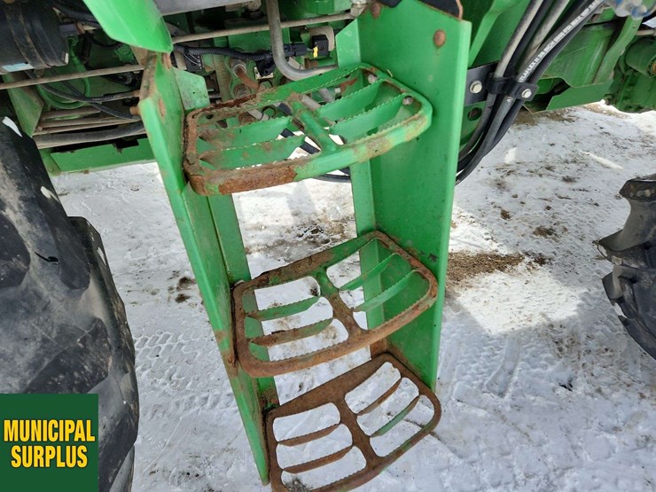 2014-john-deere-6115d-image-42