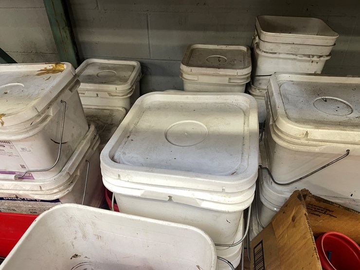 #2549-•-pallet-of-insulation/roofing-screws-(columbia-heights,-mn)-image-7