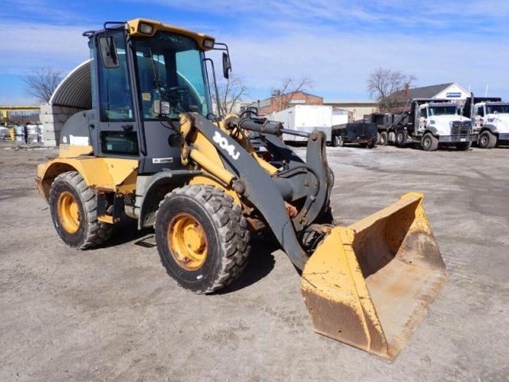 2011-deere-304j-image-3
