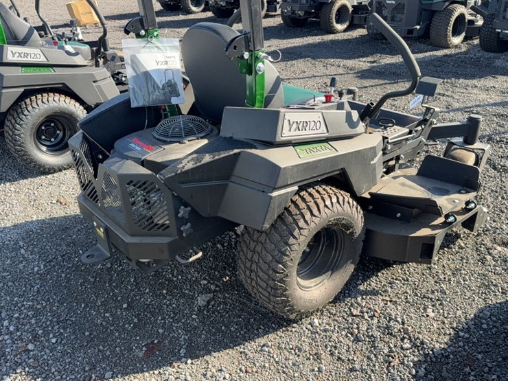 #4053-•-yakta-yxr-120-zero-turn-mower-image-8