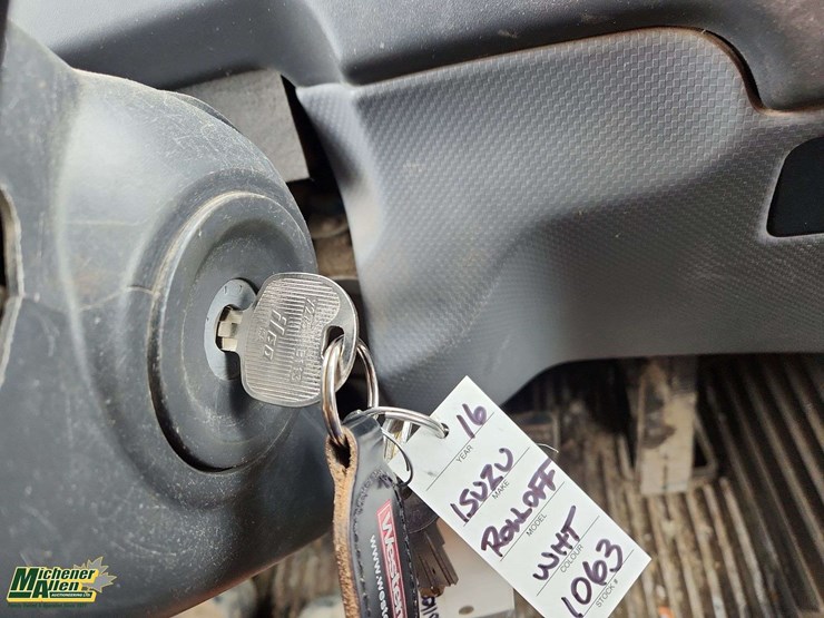 2016-isuzu-npr-image-7