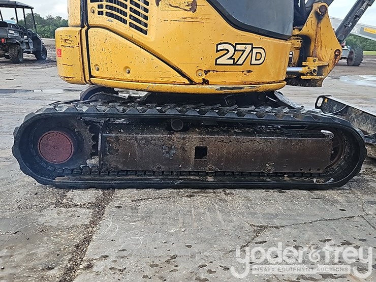 2015-deere-27d-image-8