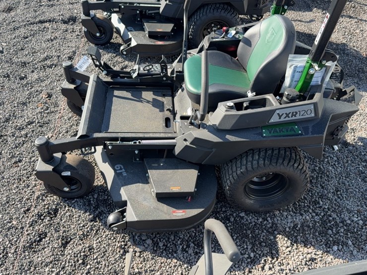 #4074-•-yakta-yxr-120-zero-turn-mower-image-13