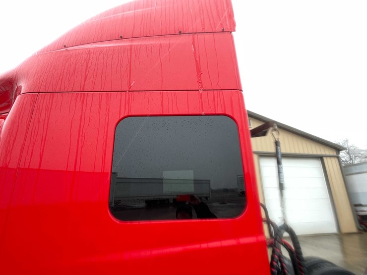 #234-•-2016-international-semi-tractor-(has-wi-title)-(denmark,-wi)-image-8