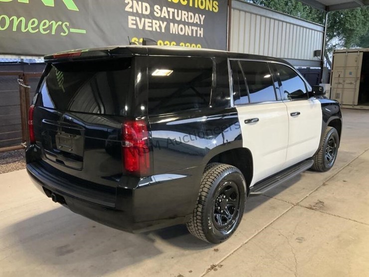 2017-chevrolet-tahoe-image-7