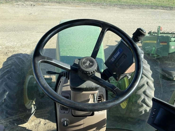 john-deere-8210-image-21