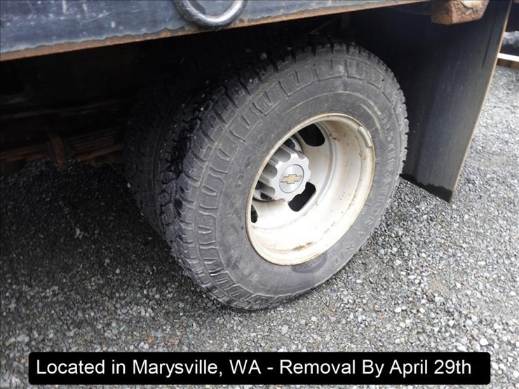 2004-chevrolet-3500-image-13