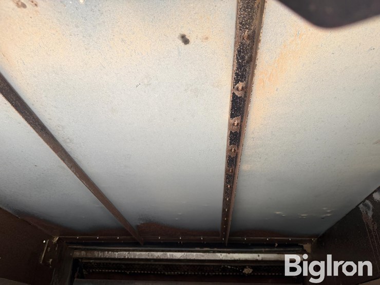 1990-gleaner-r70-image-14