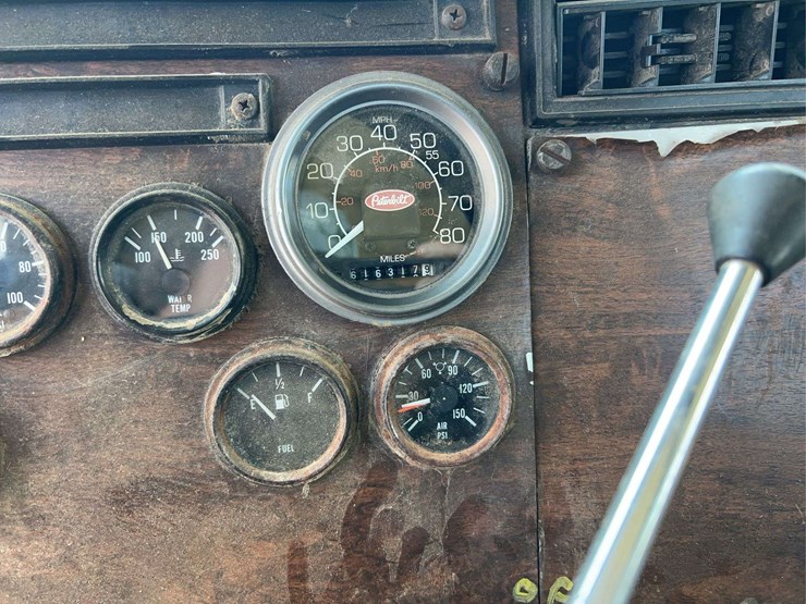 1989-peterbilt-375-image-13