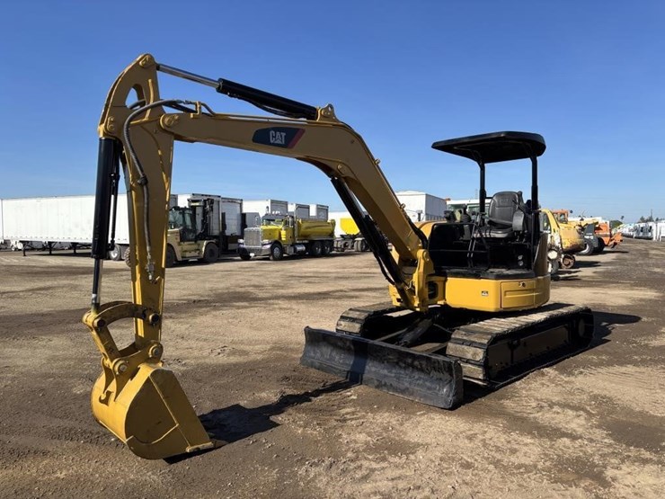 2015-caterpillar-305.5e2-cr-image-1