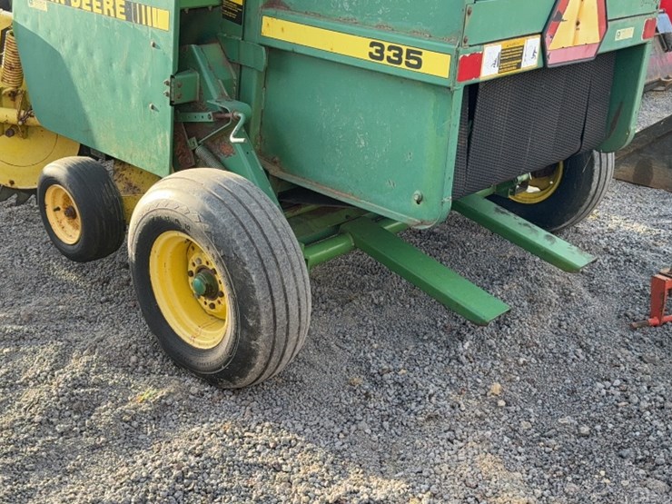john-deere-335-image-5