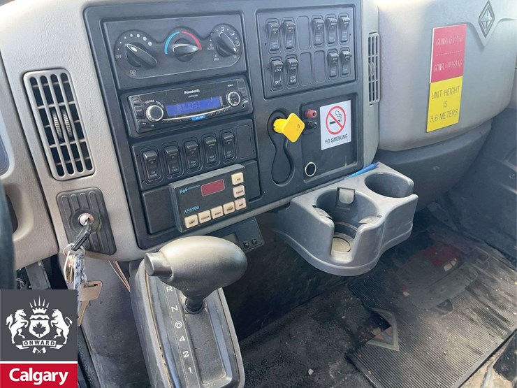 2012-international-durastar-4300-image-22