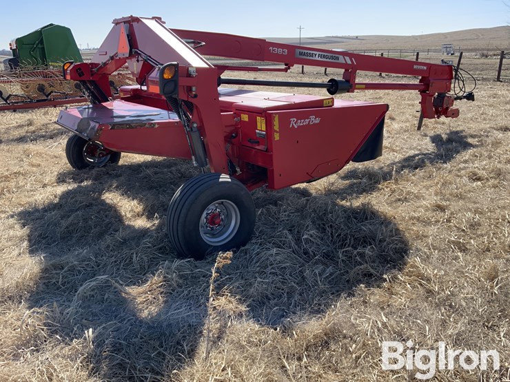 2017-massey-ferguson-1383-image-5