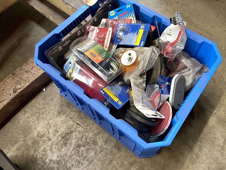 #2541-•-crate-of-trailer-lights-and-wires-(columbia-heights,-mn)-image-2