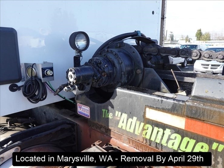 2015-peterbilt-567-image-5