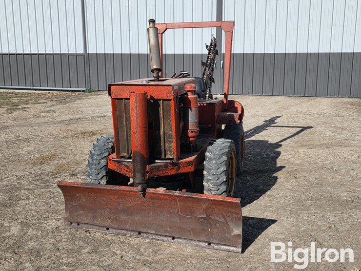 ditch-witch-v30-image-2