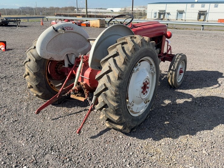 ford-tractor-image-9