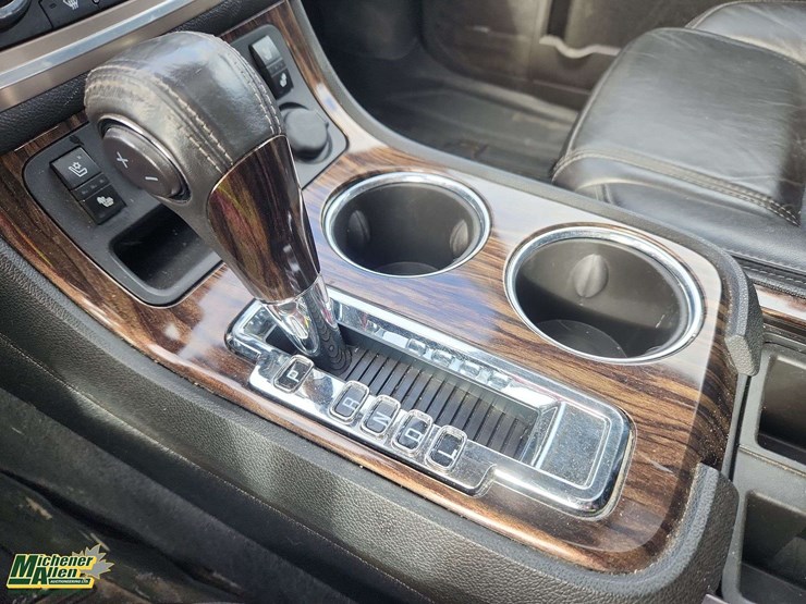 2014-gmc-acadia-denali-image-22