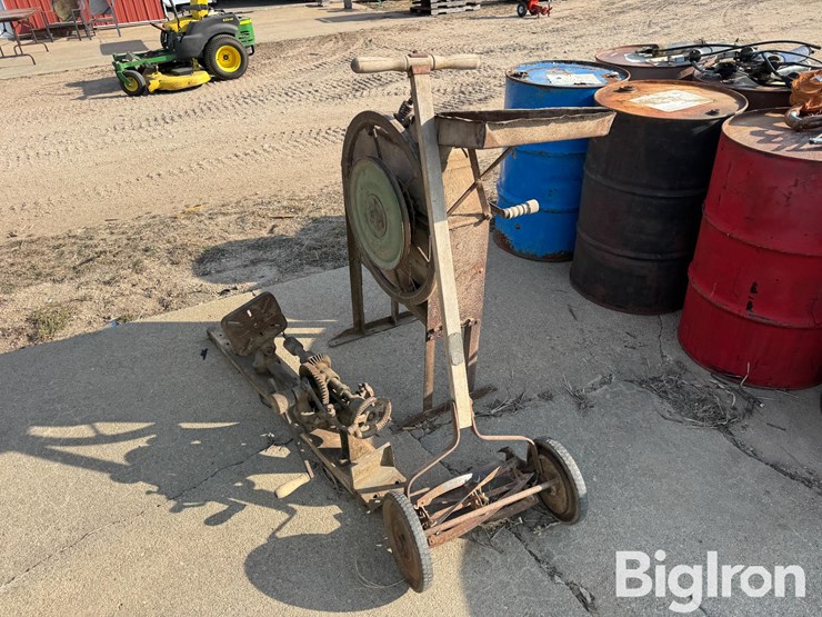 antique-farm-tools-image-9