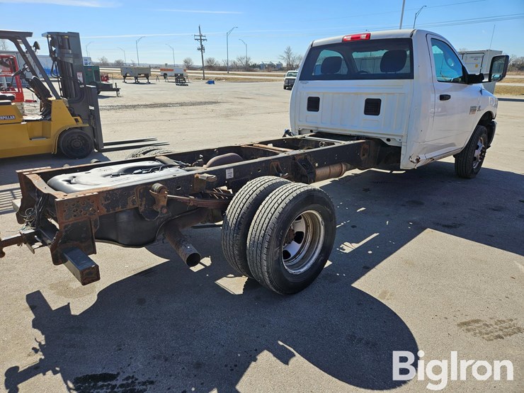 2011-dodge-ram-3500-image-5