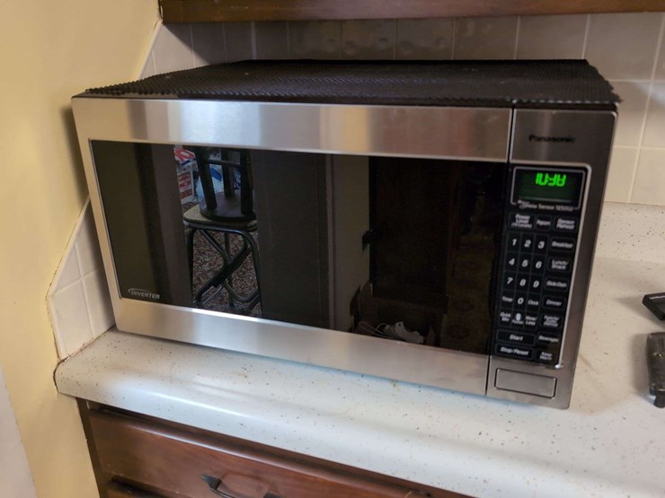 panasonic-inverter-microwave-oven-model-nn-t945sf-image-1